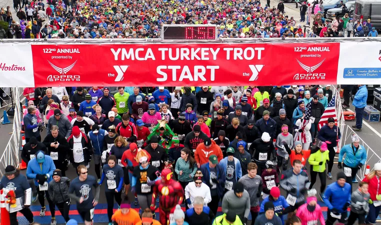 YMCA Turkey Trot starting line